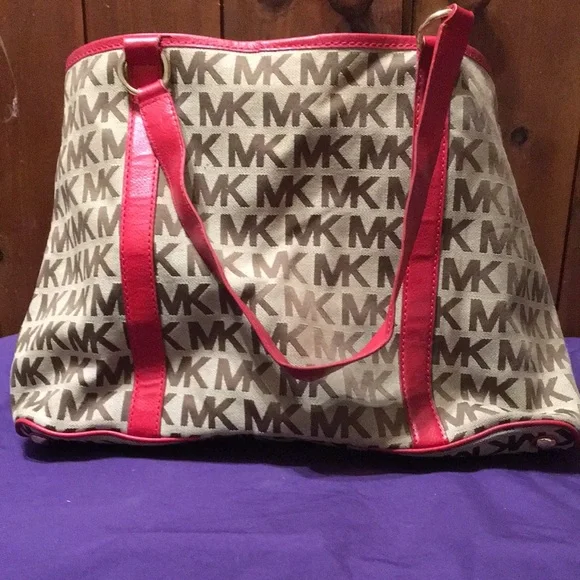 Michael Kors Cream and Red Tote with Elegant Design - Picture 8 of 16